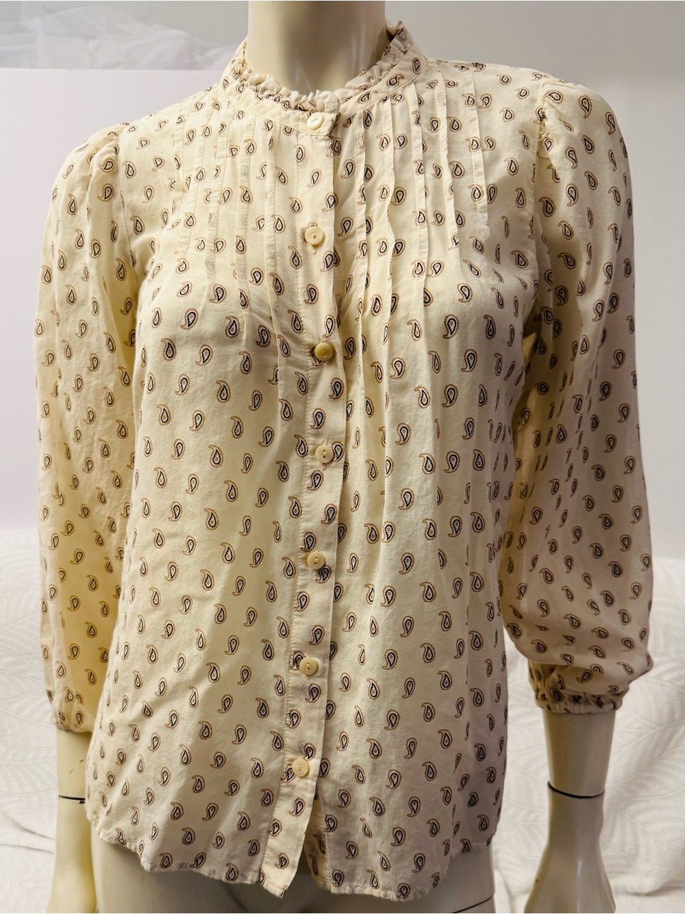 Ann Taylor Cream Paisley Pintuck Button-Front Blouse